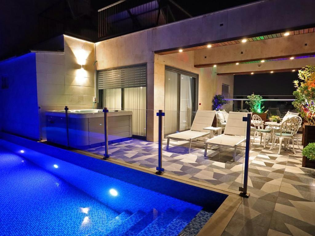 Luxury Rooftop Apartment In Netanya Exteriör bild
